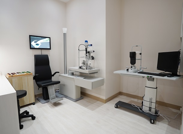 希瑪眼科中心配備各種先進的眼科檢查儀器